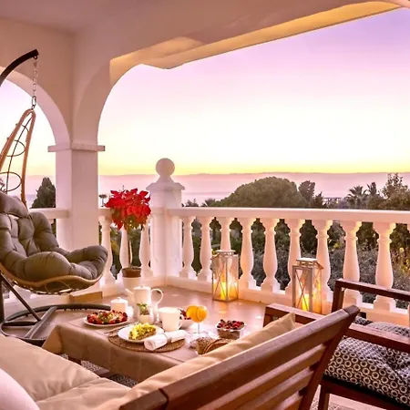 With 6 Bedrooms In Marbella, With Wonderful Sea View, Private Pool, Fur... Apartment