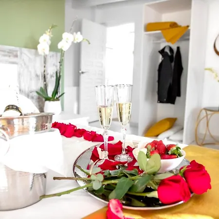 With 6 Bedrooms In Marbella, With Wonderful Sea View, Private Pool, Fur... Apartment