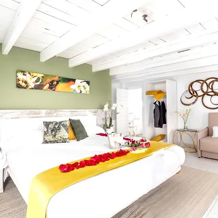 With 6 Bedrooms In Marbella, With Wonderful Sea View, Private Pool, Fur... Apartment *